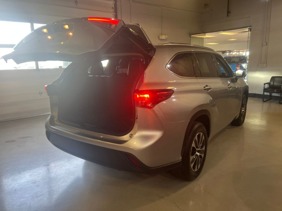 Used Toyota Highlander XLE FWD (Natl) 2020 | Inman Motors Sales. Medford, Massachusetts Used Toyota Highlander XLE FWD (Natl) 2020 | Inman Motors Sales. Medford, Massachusetts