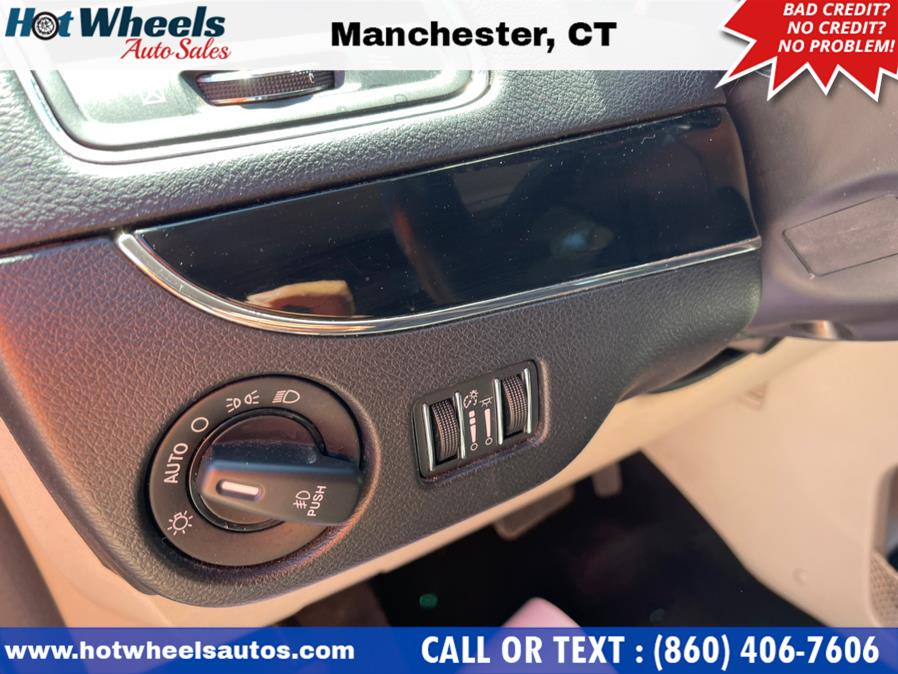 Used Chrysler Town & Country 4dr Wgn Limited 2016 | Hot Wheels Auto Sales LLC. Manchester, Connecticut Used Chrysler Town & Country 4dr Wgn Limited 2016 | Hot Wheels Auto Sales LLC. Manchester, Connecticut