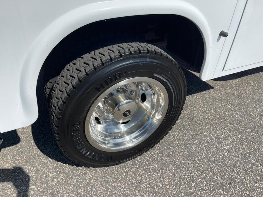 2007 Ford Super Duty F-450 DRW 4WD Reg Cab 141" WB 60" CA XL, available for sale in South Windsor, Connecticut | Mike And Tony Auto Sales, Inc. South Windsor, Connecticut 2007 Ford Super Duty F-450 DRW 4WD Reg Cab 141" WB 60" CA XL, available for sale in South Windsor, Connecticut | Mike And Tony Auto Sales, Inc. South Windsor, Connecticut