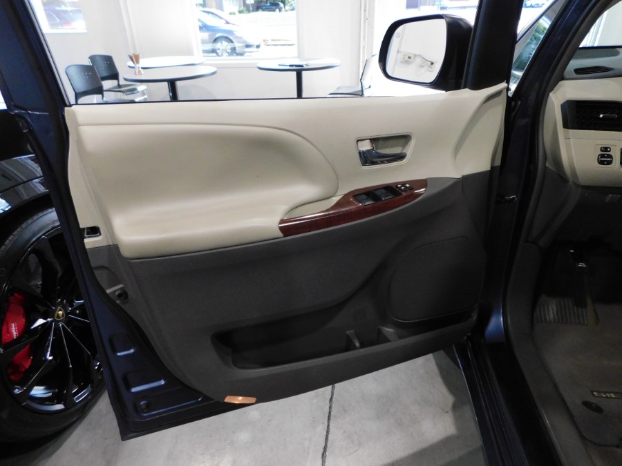 Used Toyota Sienna 5dr 8-Pass Van V6 XLE FWD (Natl) 2014 | Auto Gallery. Lodi, New Jersey Used Toyota Sienna 5dr 8-Pass Van V6 XLE FWD (Natl) 2014 | Auto Gallery. Lodi, New Jersey