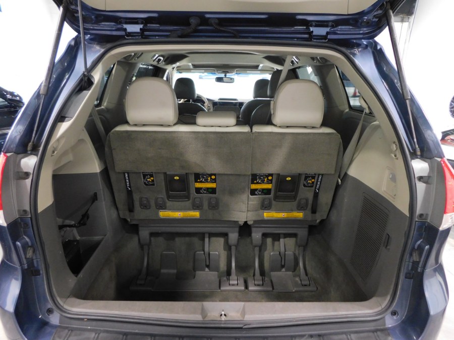 Used Toyota Sienna 5dr 8-Pass Van V6 XLE FWD (Natl) 2014 | Auto Gallery. Lodi, New Jersey Used Toyota Sienna 5dr 8-Pass Van V6 XLE FWD (Natl) 2014 | Auto Gallery. Lodi, New Jersey