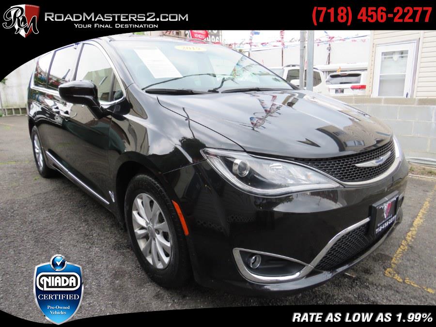 2019 Chrysler Pacifica Touring L 8 Passenger, available for sale in Middle Village, New York | Road Masters II INC. Middle Village, New York