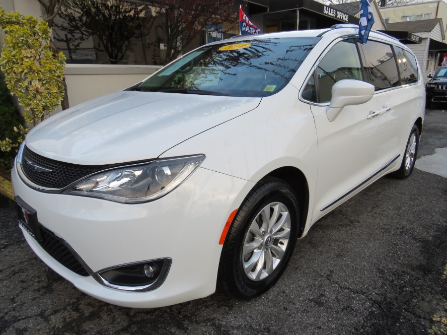 Used Chrysler Pacifica Touring L 8 Passenger 2019 | Road Masters II INC. Middle Village, New York Used Chrysler Pacifica Touring L 8 Passenger 2019 | Road Masters II INC. Middle Village, New York
