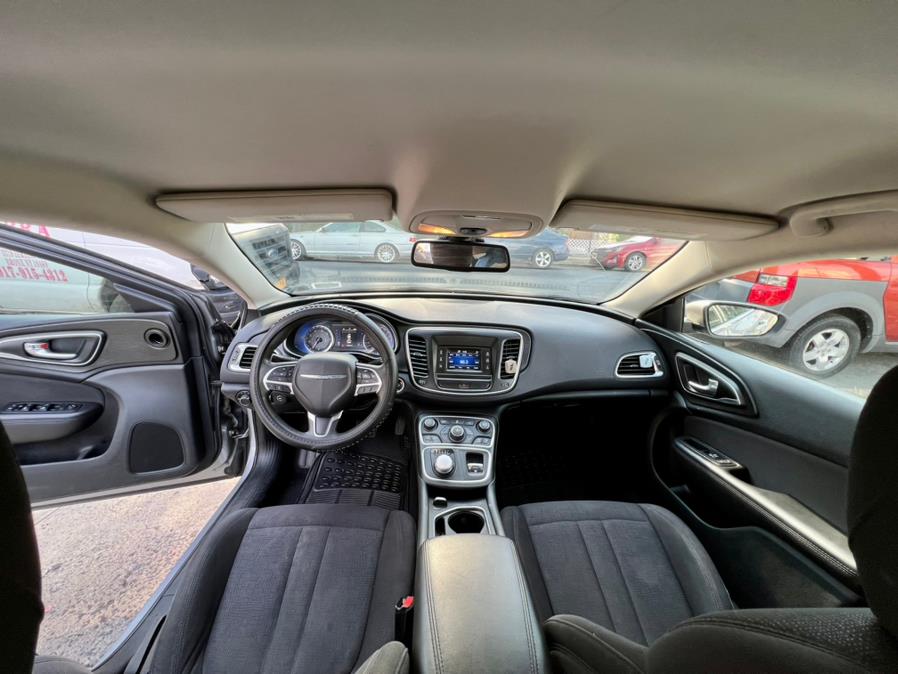 Used Chrysler 200 4dr Sdn Limited FWD 2015 | Advanced Auto Mall. Bronx, New York Used Chrysler 200 4dr Sdn Limited FWD 2015 | Advanced Auto Mall. Bronx, New York