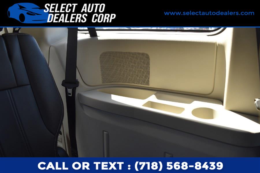 2014 Chrysler Town & Country 4dr Wgn Touring, available for sale in Brooklyn, New York | Select Auto Dealers Corp. Brooklyn, New York 2014 Chrysler Town & Country 4dr Wgn Touring, available for sale in Brooklyn, New York | Select Auto Dealers Corp. Brooklyn, New York