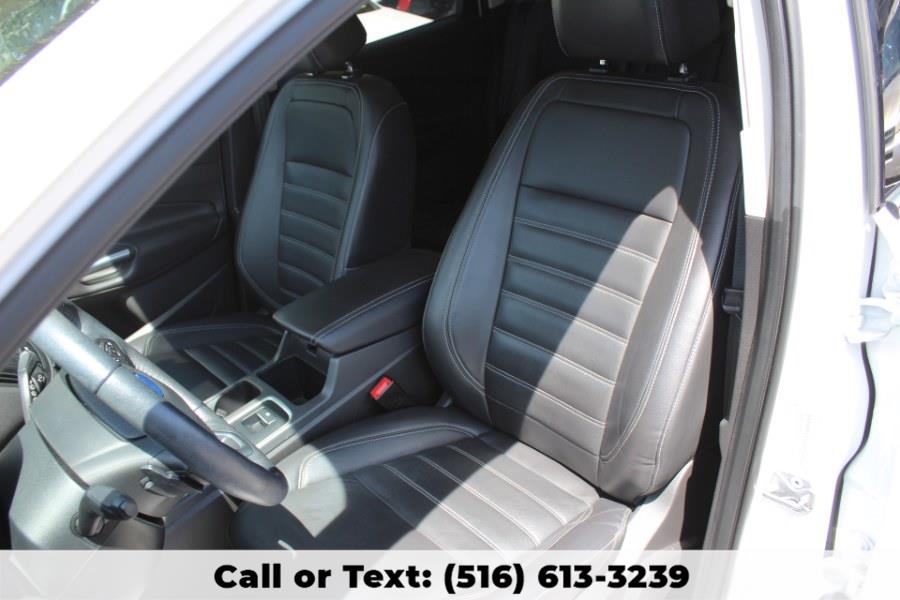 2017 Ford Escape Titanium 4WD, available for sale in Great Neck, New York | Great Neck Car Buyers & Sellers. Great Neck, New York 2017 Ford Escape Titanium 4WD, available for sale in Great Neck, New York | Great Neck Car Buyers & Sellers. Great Neck, New York
