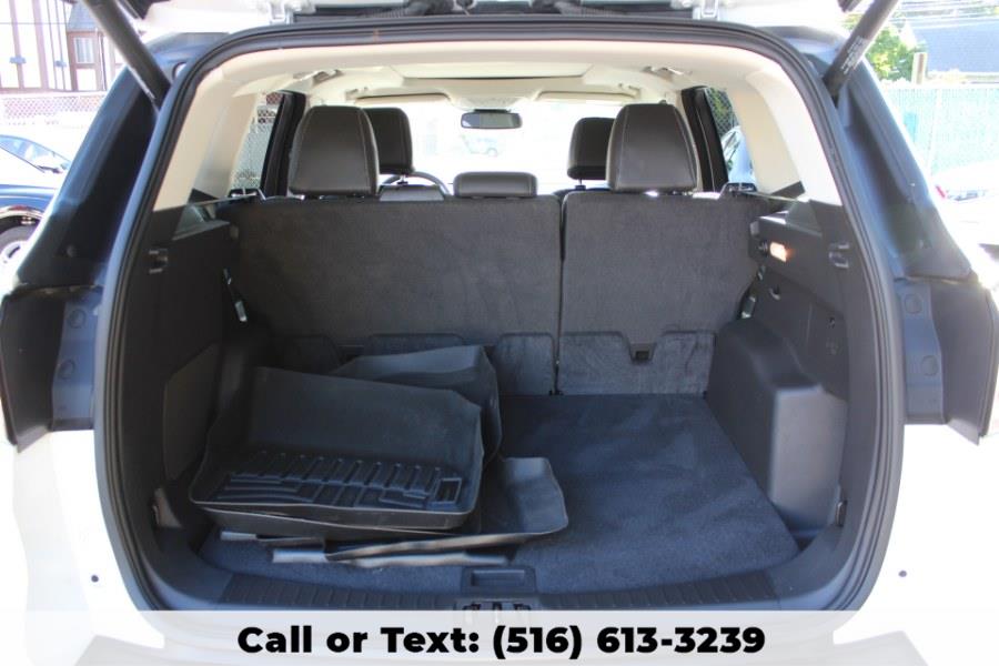 2017 Ford Escape Titanium 4WD, available for sale in Great Neck, New York | Great Neck Car Buyers & Sellers. Great Neck, New York 2017 Ford Escape Titanium 4WD, available for sale in Great Neck, New York | Great Neck Car Buyers & Sellers. Great Neck, New York