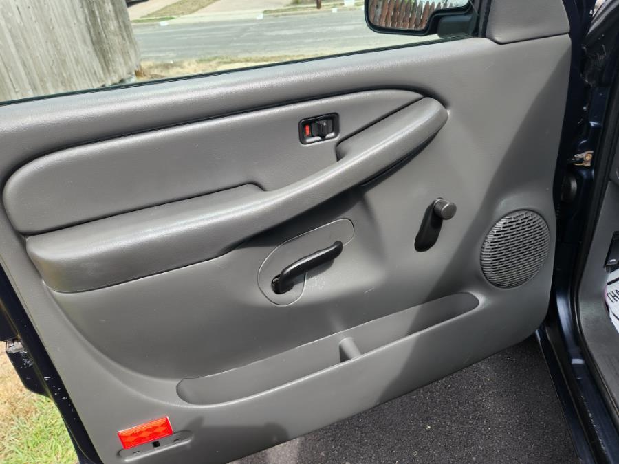 2006 GMC Sierra 1500 Reg Cab 133.0" WB 4WD Work Truck, available for sale in West Babylon, New York | SGM Auto Sales. West Babylon, New York 2006 GMC Sierra 1500 Reg Cab 133.0" WB 4WD Work Truck, available for sale in West Babylon, New York | SGM Auto Sales. West Babylon, New York