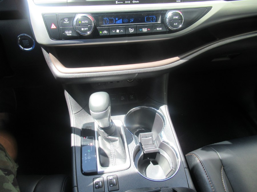 2019 Toyota Highlander XLE V6 AWD (Natl), available for sale in Woodside, New York | Pepmore Auto Sales Inc.. Woodside, New York 2019 Toyota Highlander XLE V6 AWD (Natl), available for sale in Woodside, New York | Pepmore Auto Sales Inc.. Woodside, New York