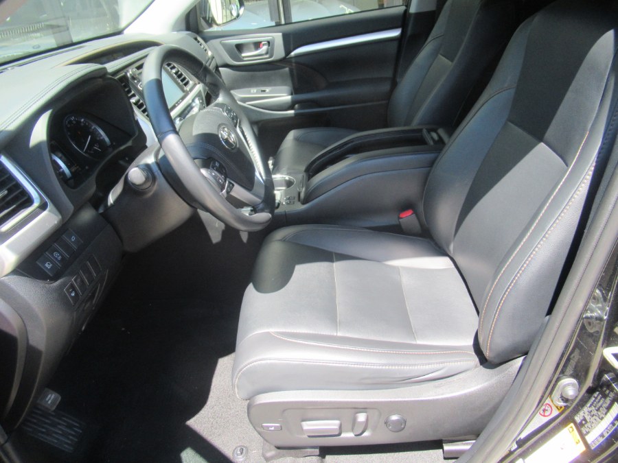 2019 Toyota Highlander XLE V6 AWD (Natl), available for sale in Woodside, New York | Pepmore Auto Sales Inc.. Woodside, New York 2019 Toyota Highlander XLE V6 AWD (Natl), available for sale in Woodside, New York | Pepmore Auto Sales Inc.. Woodside, New York