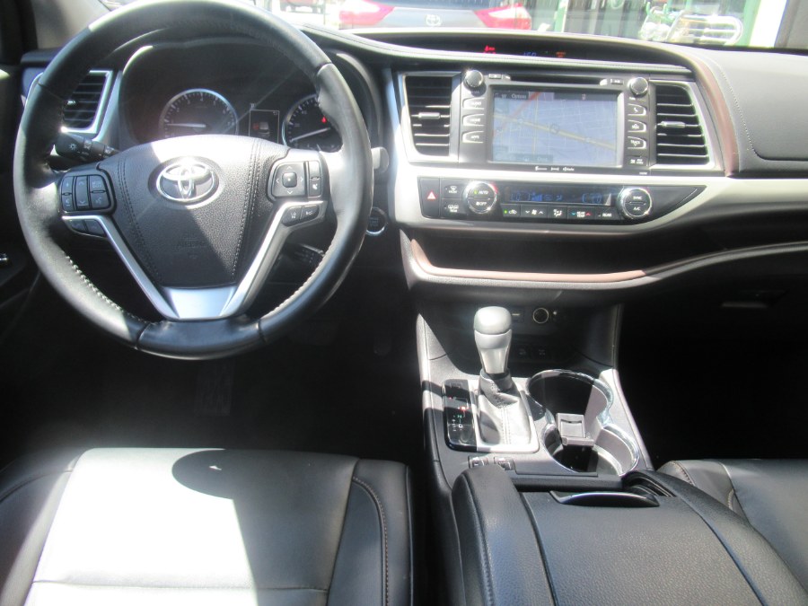 2019 Toyota Highlander XLE V6 AWD (Natl), available for sale in Woodside, New York | Pepmore Auto Sales Inc.. Woodside, New York 2019 Toyota Highlander XLE V6 AWD (Natl), available for sale in Woodside, New York | Pepmore Auto Sales Inc.. Woodside, New York