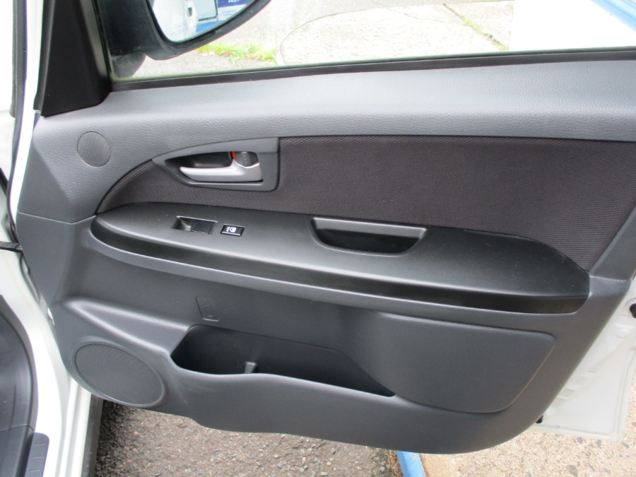 2009 Suzuki SX4 Technology PKG AWD, available for sale in Meriden, Connecticut | Cos Central Auto. Meriden, Connecticut 2009 Suzuki SX4 Technology PKG AWD, available for sale in Meriden, Connecticut | Cos Central Auto. Meriden, Connecticut