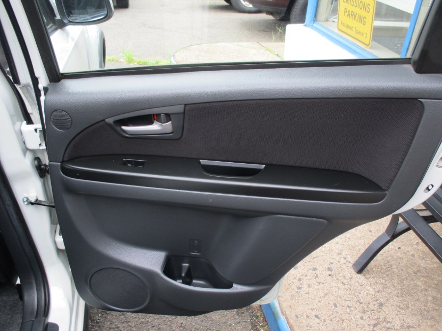 2009 Suzuki SX4 Technology PKG AWD, available for sale in Meriden, Connecticut | Cos Central Auto. Meriden, Connecticut 2009 Suzuki SX4 Technology PKG AWD, available for sale in Meriden, Connecticut | Cos Central Auto. Meriden, Connecticut