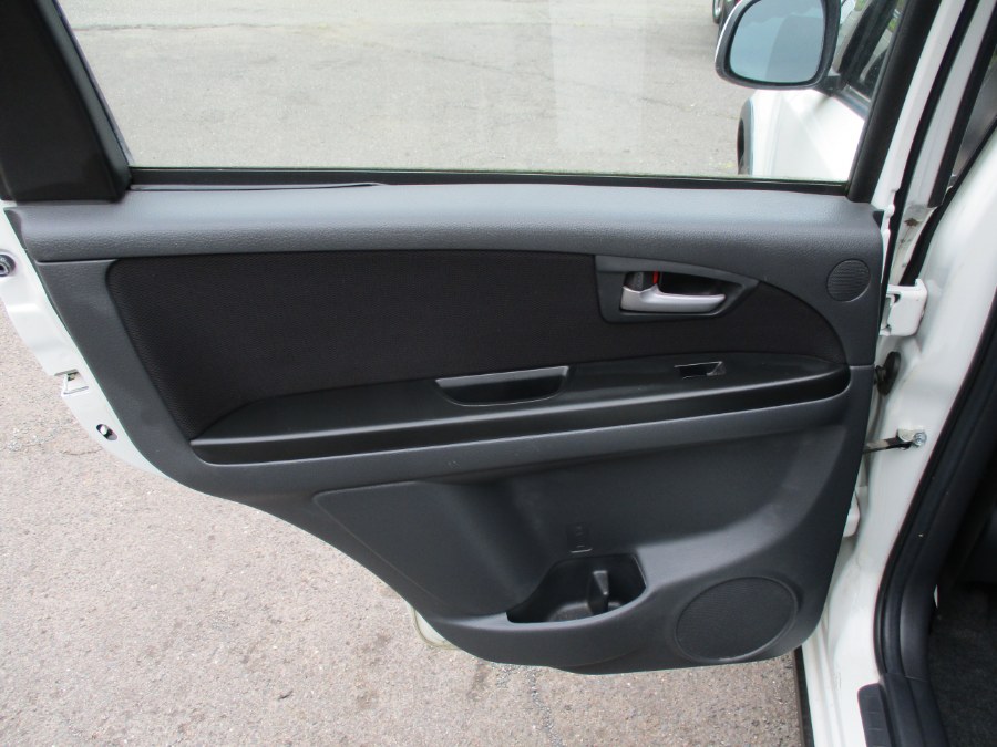 2009 Suzuki SX4 Technology PKG AWD, available for sale in Meriden, Connecticut | Cos Central Auto. Meriden, Connecticut 2009 Suzuki SX4 Technology PKG AWD, available for sale in Meriden, Connecticut | Cos Central Auto. Meriden, Connecticut