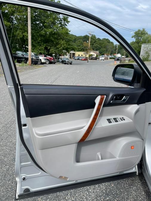 2013 Toyota Highlander 4WD 4dr V6 Limited (Natl), available for sale in Ashland, Massachusetts | New Beginning Auto Service Inc. Ashland, Massachusetts 2013 Toyota Highlander 4WD 4dr V6 Limited (Natl), available for sale in Ashland, Massachusetts | New Beginning Auto Service Inc. Ashland, Massachusetts