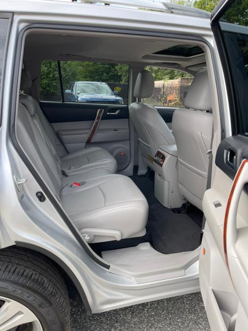 2013 Toyota Highlander 4WD 4dr V6 Limited (Natl), available for sale in Ashland, Massachusetts | New Beginning Auto Service Inc. Ashland, Massachusetts 2013 Toyota Highlander 4WD 4dr V6 Limited (Natl), available for sale in Ashland, Massachusetts | New Beginning Auto Service Inc. Ashland, Massachusetts