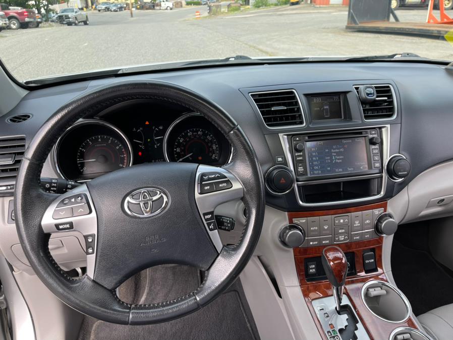 2013 Toyota Highlander 4WD 4dr V6 Limited (Natl), available for sale in Ashland, Massachusetts | New Beginning Auto Service Inc. Ashland, Massachusetts 2013 Toyota Highlander 4WD 4dr V6 Limited (Natl), available for sale in Ashland, Massachusetts | New Beginning Auto Service Inc. Ashland, Massachusetts