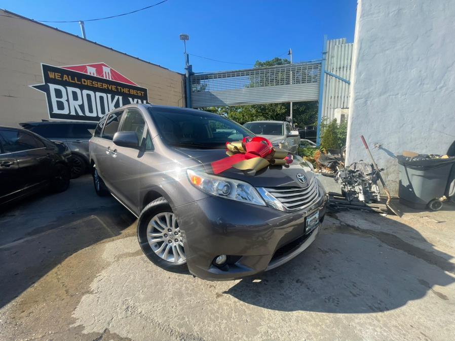 Used Toyota Sienna 5dr 8-Pass Van XLE Premium FWD (Natl) 2015 | Brooklyn Auto Mall LLC. Brooklyn, New York Used Toyota Sienna 5dr 8-Pass Van XLE Premium FWD (Natl) 2015 | Brooklyn Auto Mall LLC. Brooklyn, New York