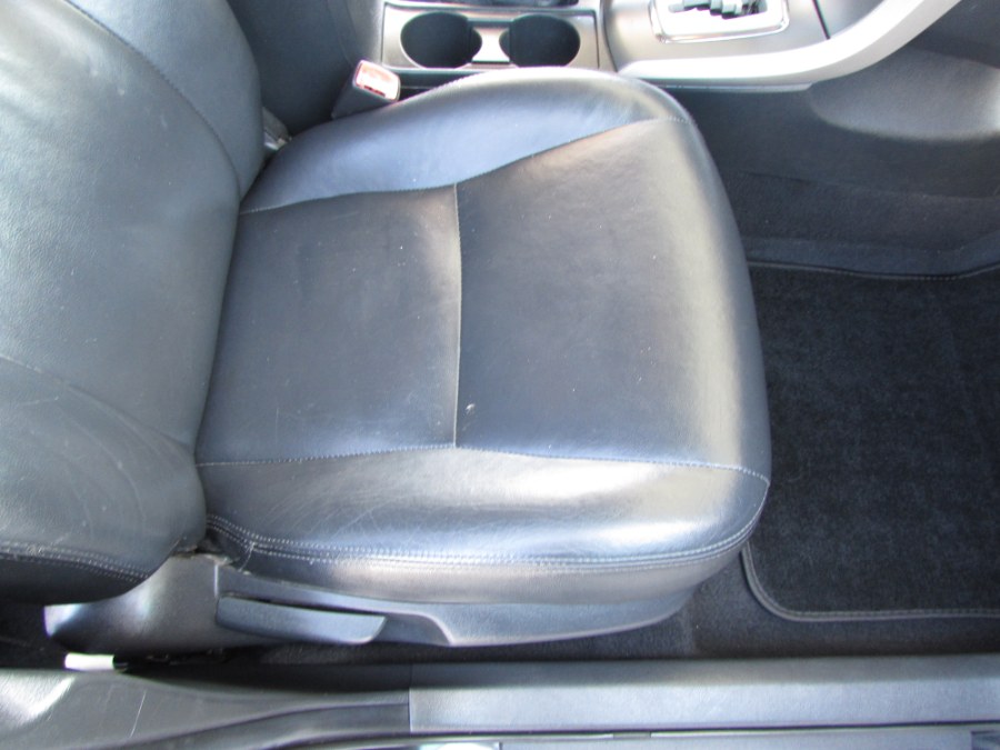 Used Toyota Corolla 4dr Sdn Auto S (Natl) 2013 | VIP Auto Enterprise, Inc. Orlando, Florida Used Toyota Corolla 4dr Sdn Auto S (Natl) 2013 | VIP Auto Enterprise, Inc. Orlando, Florida