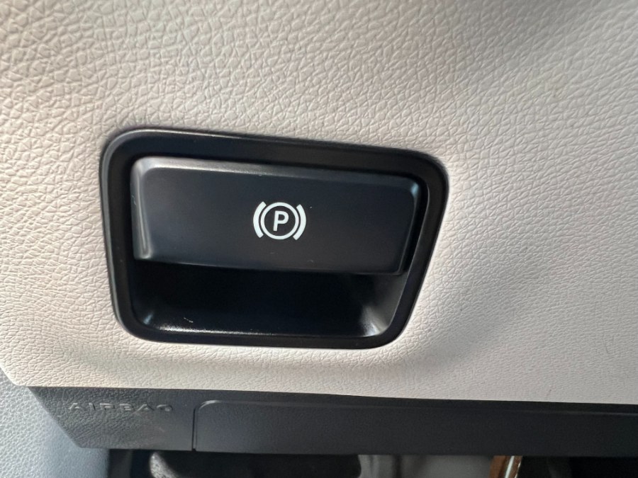 2015 Mercedes-Benz CLA-Class 4dr Sdn CLA250 4MATIC, available for sale in Bristol, Connecticut | Bristol Auto Center LLC. Bristol, Connecticut 2015 Mercedes-Benz CLA-Class 4dr Sdn CLA250 4MATIC, available for sale in Bristol, Connecticut | Bristol Auto Center LLC. Bristol, Connecticut