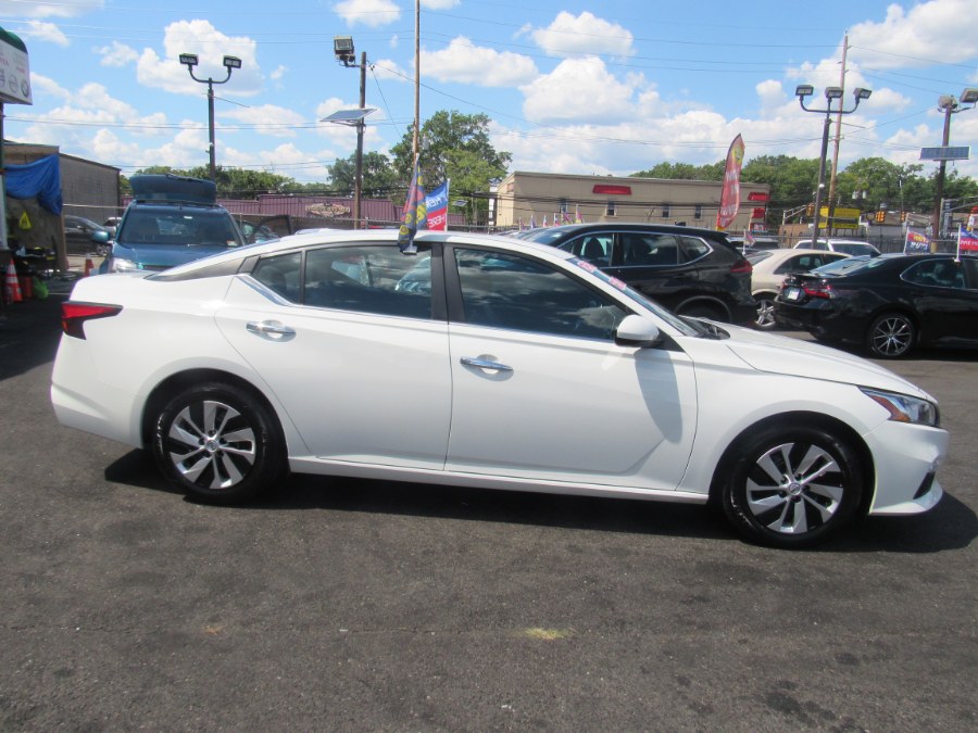 2020 Nissan Altima 2.5 S Sedan, available for sale in Irvington, New Jersey | NJ Used Cars Center. Irvington, New Jersey 2020 Nissan Altima 2.5 S Sedan, available for sale in Irvington, New Jersey | NJ Used Cars Center. Irvington, New Jersey