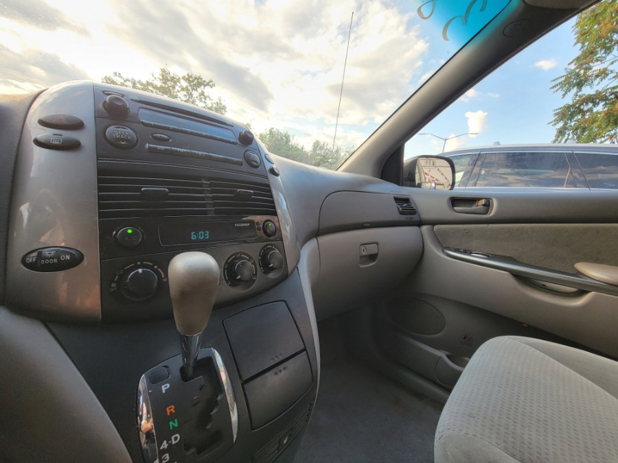 Used Toyota Sienna 5dr Cargo Van CE FWD 2009 | Rubber Bros Auto World. Brooklyn, New York Used Toyota Sienna 5dr Cargo Van CE FWD 2009 | Rubber Bros Auto World. Brooklyn, New York