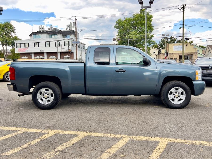 Used Chevrolet Silverado 1500 4WD Ext Cab 143.5" LT w/2LT 2008 | Easy Credit of Jersey. Little Ferry, New Jersey