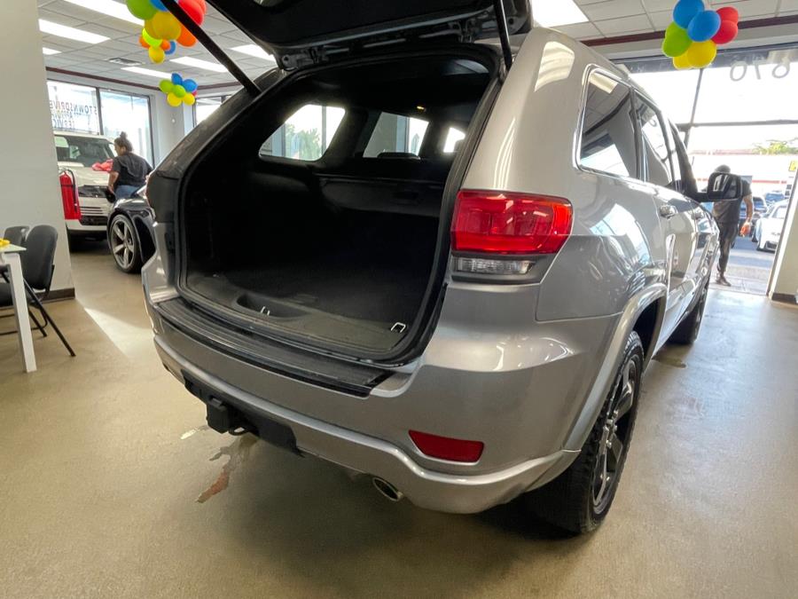 Used Jeep Grand Cherokee 4WD 4dr Altitude 2015 | 5 Towns Drive. Inwood, New York Used Jeep Grand Cherokee 4WD 4dr Altitude 2015 | 5 Towns Drive. Inwood, New York