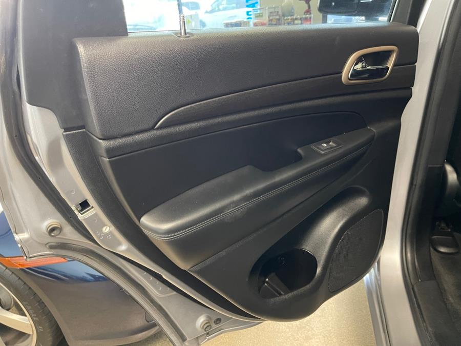 Used Jeep Grand Cherokee 4WD 4dr Altitude 2015 | 5 Towns Drive. Inwood, New York Used Jeep Grand Cherokee 4WD 4dr Altitude 2015 | 5 Towns Drive. Inwood, New York