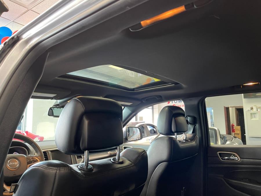 Used Jeep Grand Cherokee 4WD 4dr Altitude 2015 | 5 Towns Drive. Inwood, New York Used Jeep Grand Cherokee 4WD 4dr Altitude 2015 | 5 Towns Drive. Inwood, New York