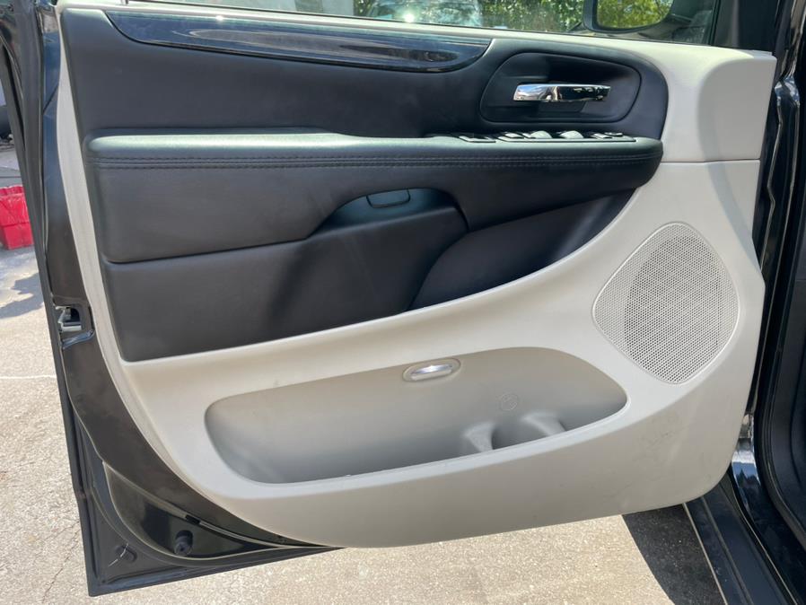 2017 Dodge Grand Caravan SE Plus. 3RD ROW SEAT!!!, available for sale in Elmont, New York | Sunrise of Elmont. Elmont, New York 2017 Dodge Grand Caravan SE Plus. 3RD ROW SEAT!!!, available for sale in Elmont, New York | Sunrise of Elmont. Elmont, New York
