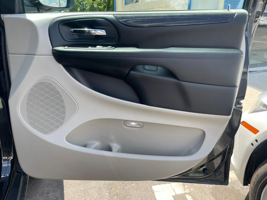 2017 Dodge Grand Caravan SE Plus. 3RD ROW SEAT!!!, available for sale in Elmont, New York | Sunrise of Elmont. Elmont, New York 2017 Dodge Grand Caravan SE Plus. 3RD ROW SEAT!!!, available for sale in Elmont, New York | Sunrise of Elmont. Elmont, New York