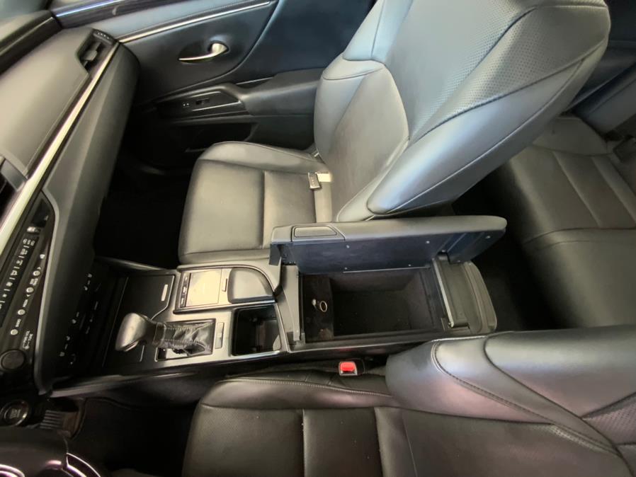 2020 Lexus ES ES 350 FWD, available for sale in Hartford, Connecticut | Franklin Motors Auto Sales LLC. Hartford, Connecticut 2020 Lexus ES ES 350 FWD, available for sale in Hartford, Connecticut | Franklin Motors Auto Sales LLC. Hartford, Connecticut