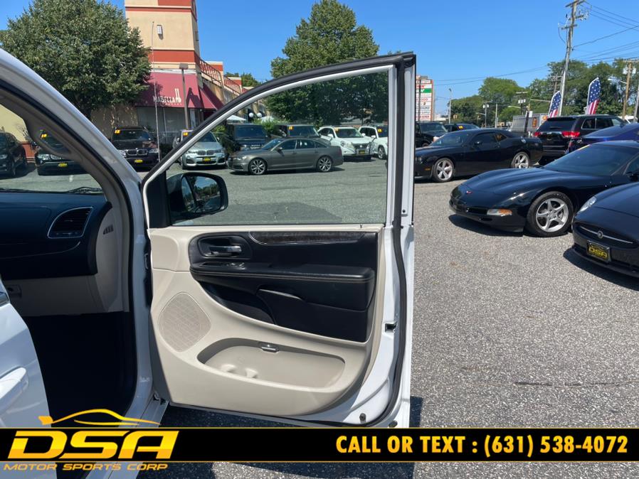 2014 Chrysler Town & Country 4dr Wgn Touring, available for sale in Commack, New York | DSA Motor Sports Corp. Commack, New York 2014 Chrysler Town & Country 4dr Wgn Touring, available for sale in Commack, New York | DSA Motor Sports Corp. Commack, New York