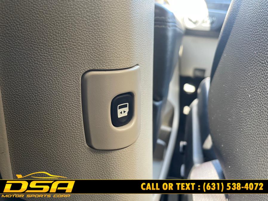 2014 Chrysler Town & Country 4dr Wgn Touring, available for sale in Commack, New York | DSA Motor Sports Corp. Commack, New York 2014 Chrysler Town & Country 4dr Wgn Touring, available for sale in Commack, New York | DSA Motor Sports Corp. Commack, New York