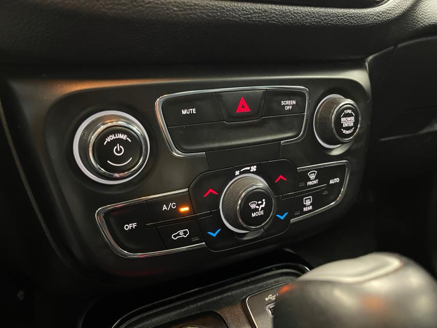 Used Jeep Compass Latitude 4x4 2020 | 5 Towns Drive. Inwood, New York Used Jeep Compass Latitude 4x4 2020 | 5 Towns Drive. Inwood, New York