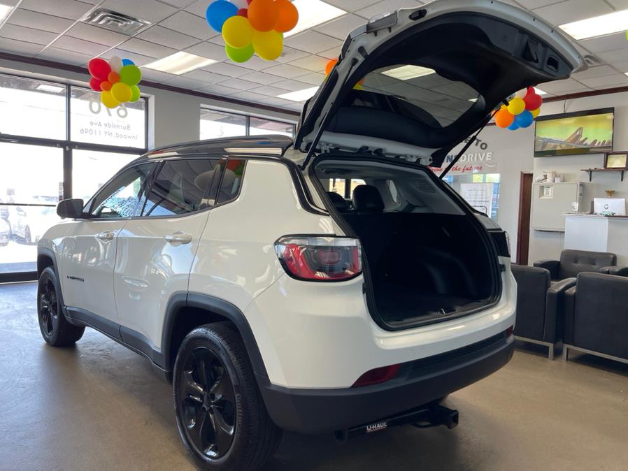 Used Jeep Compass Latitude 4x4 2020 | 5 Towns Drive. Inwood, New York Used Jeep Compass Latitude 4x4 2020 | 5 Towns Drive. Inwood, New York