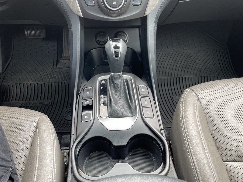 Used Hyundai Santa Fe Limited Ultimate 3.3L Auto AWD 2017 | Union Street Auto Sales. West Springfield, Massachusetts Used Hyundai Santa Fe Limited Ultimate 3.3L Auto AWD 2017 | Union Street Auto Sales. West Springfield, Massachusetts