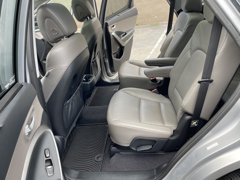Used Hyundai Santa Fe Limited Ultimate 3.3L Auto AWD 2017 | Union Street Auto Sales. West Springfield, Massachusetts Used Hyundai Santa Fe Limited Ultimate 3.3L Auto AWD 2017 | Union Street Auto Sales. West Springfield, Massachusetts