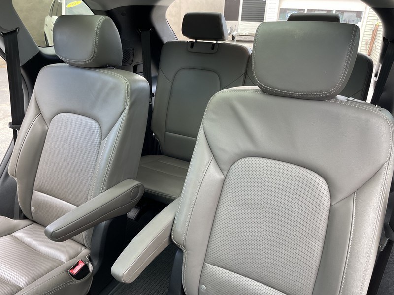 Used Hyundai Santa Fe Limited Ultimate 3.3L Auto AWD 2017 | Union Street Auto Sales. West Springfield, Massachusetts Used Hyundai Santa Fe Limited Ultimate 3.3L Auto AWD 2017 | Union Street Auto Sales. West Springfield, Massachusetts