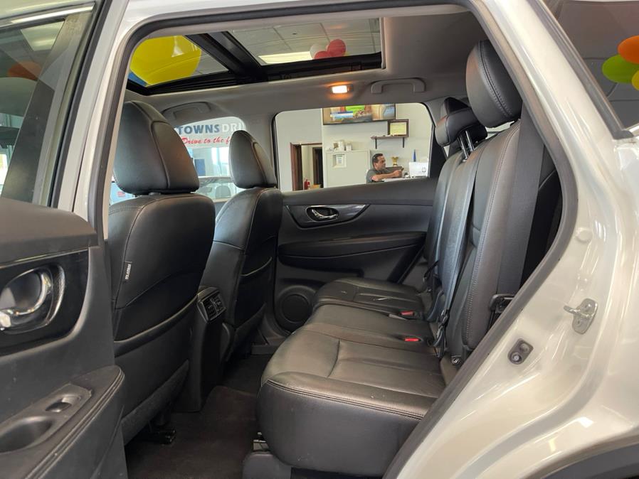 2016 Nissan Rogue AWD 4dr SL, available for sale in Inwood, New York | 5 Towns Drive. Inwood, New York 2016 Nissan Rogue AWD 4dr SL, available for sale in Inwood, New York | 5 Towns Drive. Inwood, New York