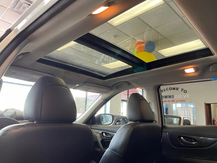 2016 Nissan Rogue AWD 4dr SL, available for sale in Inwood, New York | 5 Towns Drive. Inwood, New York 2016 Nissan Rogue AWD 4dr SL, available for sale in Inwood, New York | 5 Towns Drive. Inwood, New York