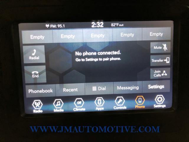 Used Jeep Renegade Latitude 4x4 2018 | J&M Automotive Sls&Svc LLC. Naugatuck, Connecticut Used Jeep Renegade Latitude 4x4 2018 | J&M Automotive Sls&Svc LLC. Naugatuck, Connecticut