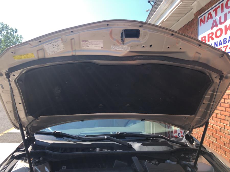 2009 Toyota Camry 4dr Sdn Auto XLE, available for sale in Waterbury, Connecticut | National Auto Brokers, Inc.. Waterbury, Connecticut 2009 Toyota Camry 4dr Sdn Auto XLE, available for sale in Waterbury, Connecticut | National Auto Brokers, Inc.. Waterbury, Connecticut