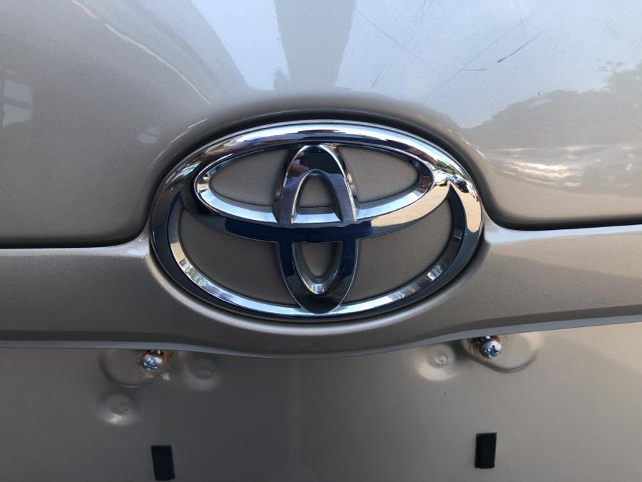 2009 Toyota Camry 4dr Sdn Auto XLE, available for sale in Waterbury, Connecticut | National Auto Brokers, Inc.. Waterbury, Connecticut 2009 Toyota Camry 4dr Sdn Auto XLE, available for sale in Waterbury, Connecticut | National Auto Brokers, Inc.. Waterbury, Connecticut