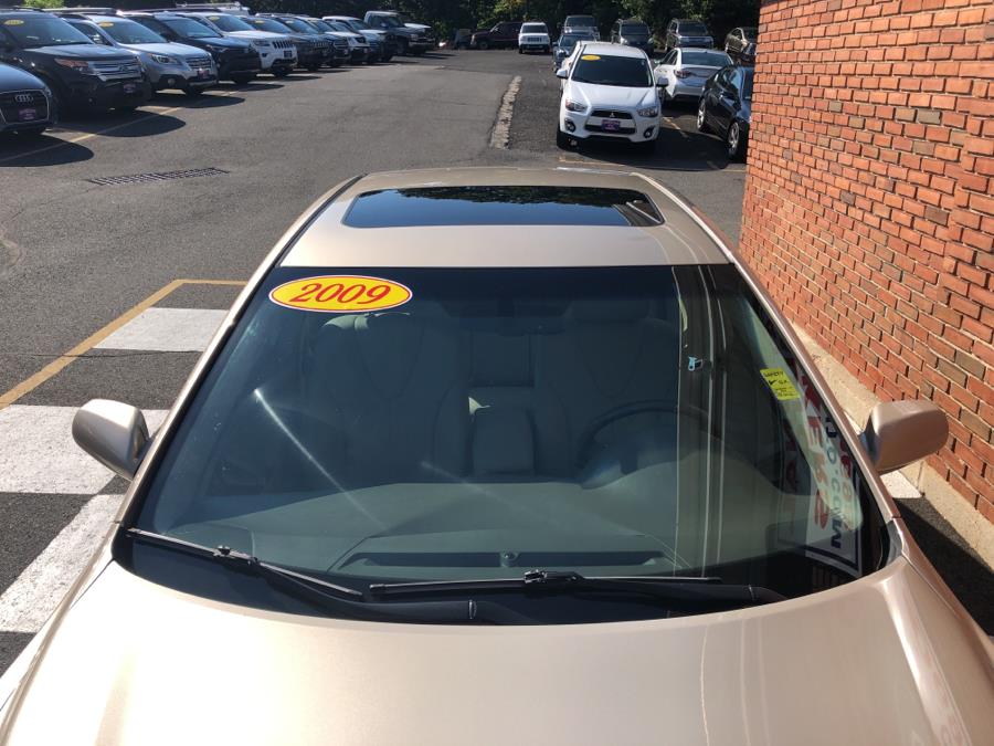 2009 Toyota Camry 4dr Sdn Auto XLE, available for sale in Waterbury, Connecticut | National Auto Brokers, Inc.. Waterbury, Connecticut 2009 Toyota Camry 4dr Sdn Auto XLE, available for sale in Waterbury, Connecticut | National Auto Brokers, Inc.. Waterbury, Connecticut
