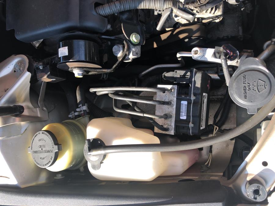 2009 Toyota Camry 4dr Sdn Auto XLE, available for sale in Waterbury, Connecticut | National Auto Brokers, Inc.. Waterbury, Connecticut 2009 Toyota Camry 4dr Sdn Auto XLE, available for sale in Waterbury, Connecticut | National Auto Brokers, Inc.. Waterbury, Connecticut