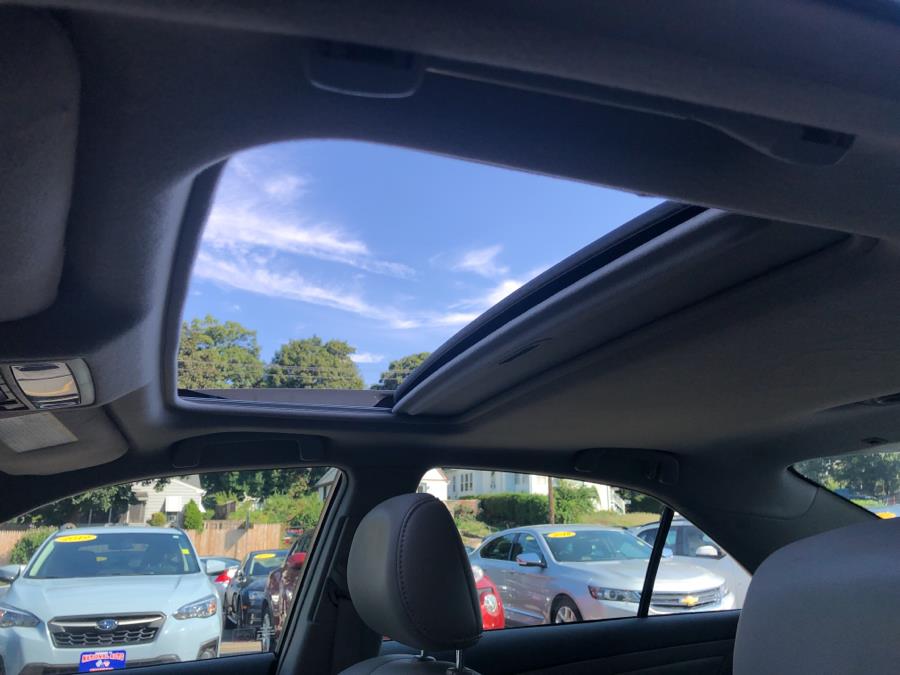 2009 Toyota Camry 4dr Sdn Auto XLE, available for sale in Waterbury, Connecticut | National Auto Brokers, Inc.. Waterbury, Connecticut 2009 Toyota Camry 4dr Sdn Auto XLE, available for sale in Waterbury, Connecticut | National Auto Brokers, Inc.. Waterbury, Connecticut