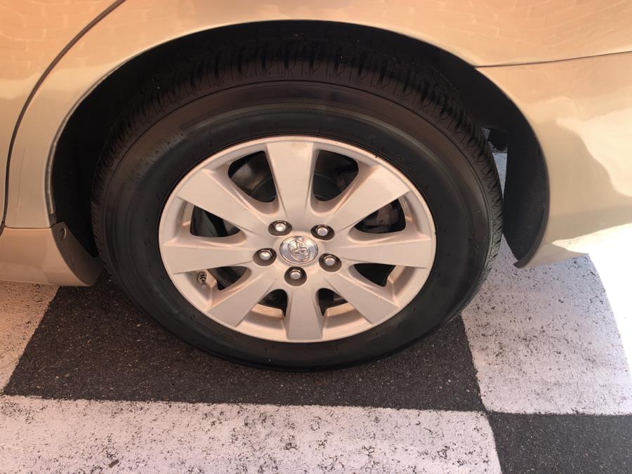 2009 Toyota Camry 4dr Sdn Auto XLE, available for sale in Waterbury, Connecticut | National Auto Brokers, Inc.. Waterbury, Connecticut 2009 Toyota Camry 4dr Sdn Auto XLE, available for sale in Waterbury, Connecticut | National Auto Brokers, Inc.. Waterbury, Connecticut