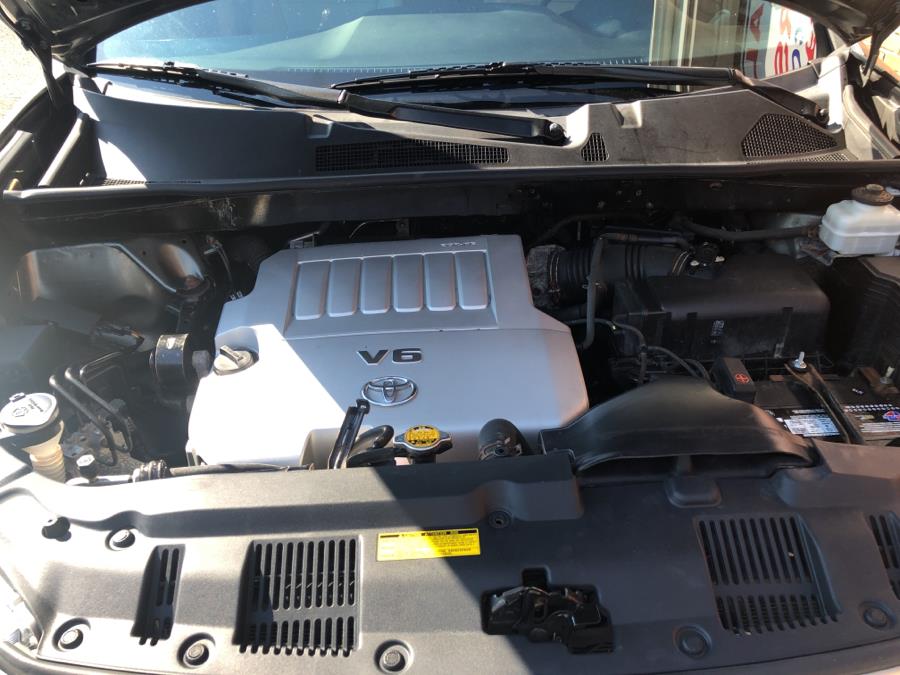 2013 Toyota Highlander 4WD 4dr V6 SE, available for sale in Waterbury, Connecticut | National Auto Brokers, Inc.. Waterbury, Connecticut 2013 Toyota Highlander 4WD 4dr V6 SE, available for sale in Waterbury, Connecticut | National Auto Brokers, Inc.. Waterbury, Connecticut